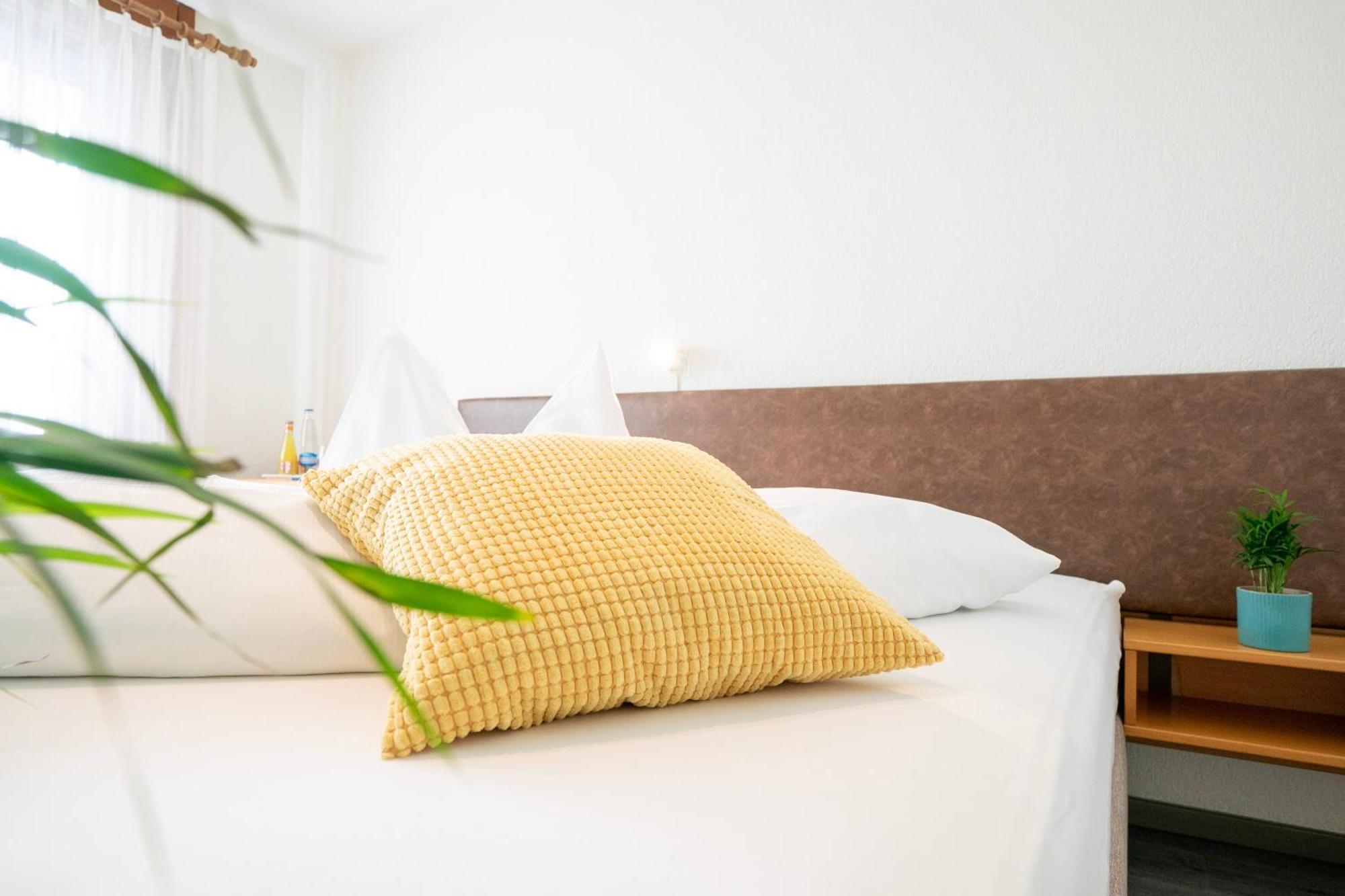Hotel Sonne - Self Check-In Schwarzenburg Экстерьер фото